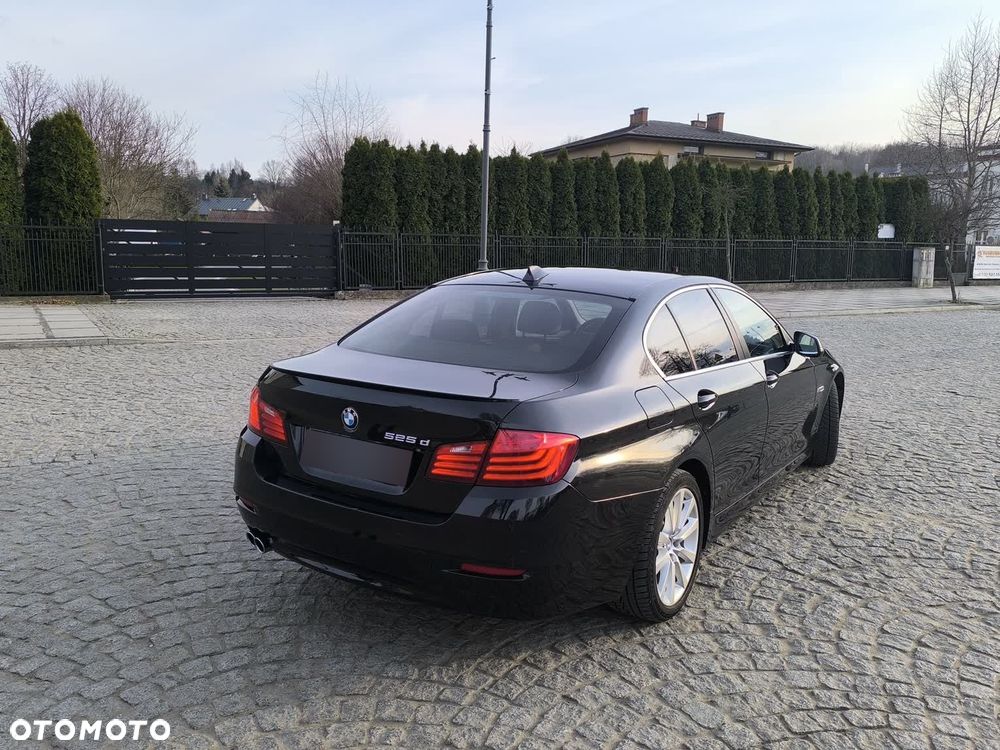 BMW Seria 5 525d - 17