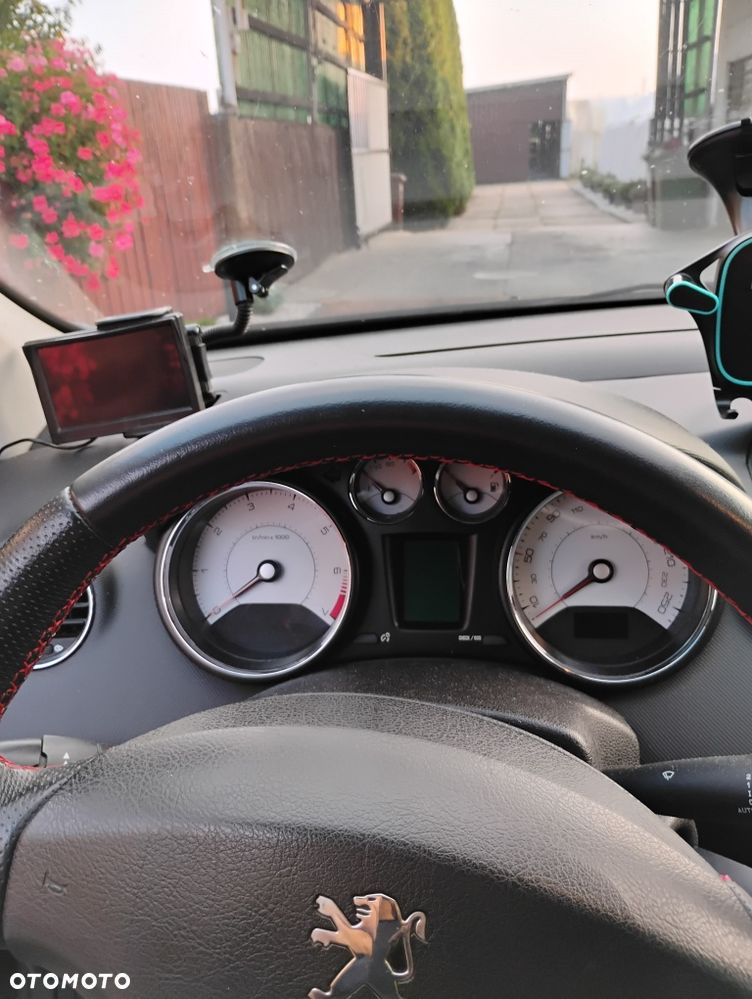 Peugeot 308 - 8
