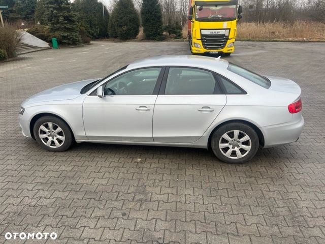 Audi A4 Limousine - 4