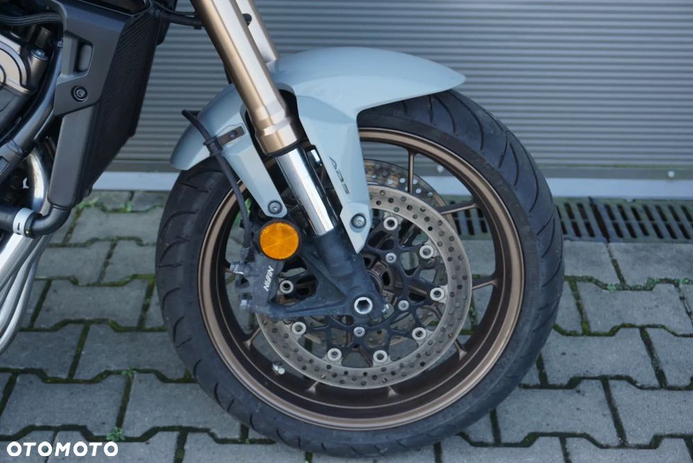 Honda CB - 15