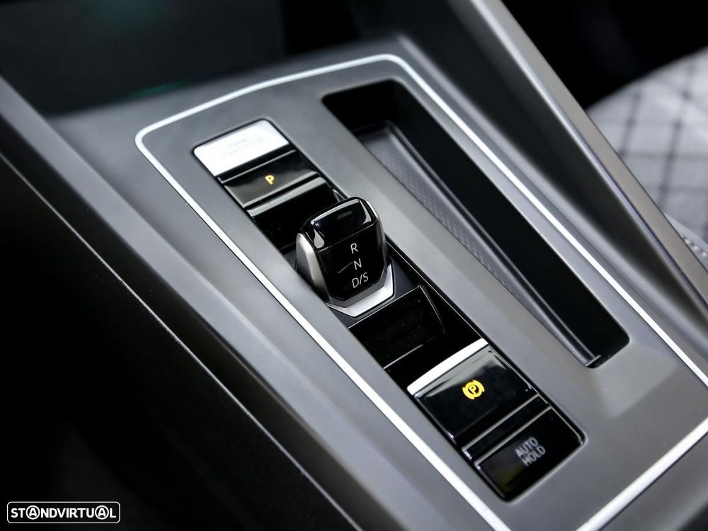 VW Golf Variant 2.0 TDi R-Line DSG - 19