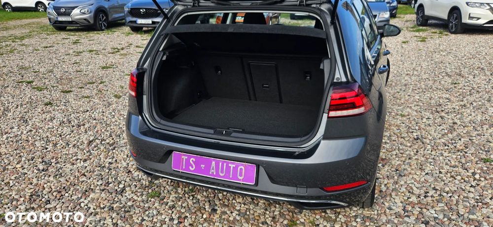 Volkswagen Golf - 22