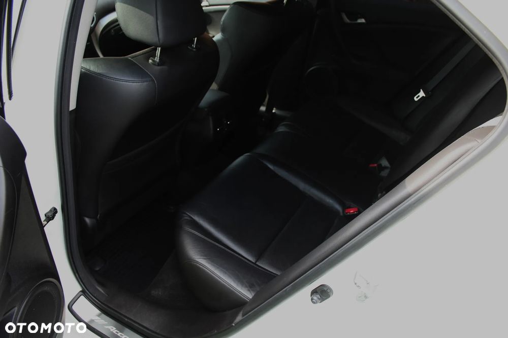 Honda Accord 2.0 Executive - 16