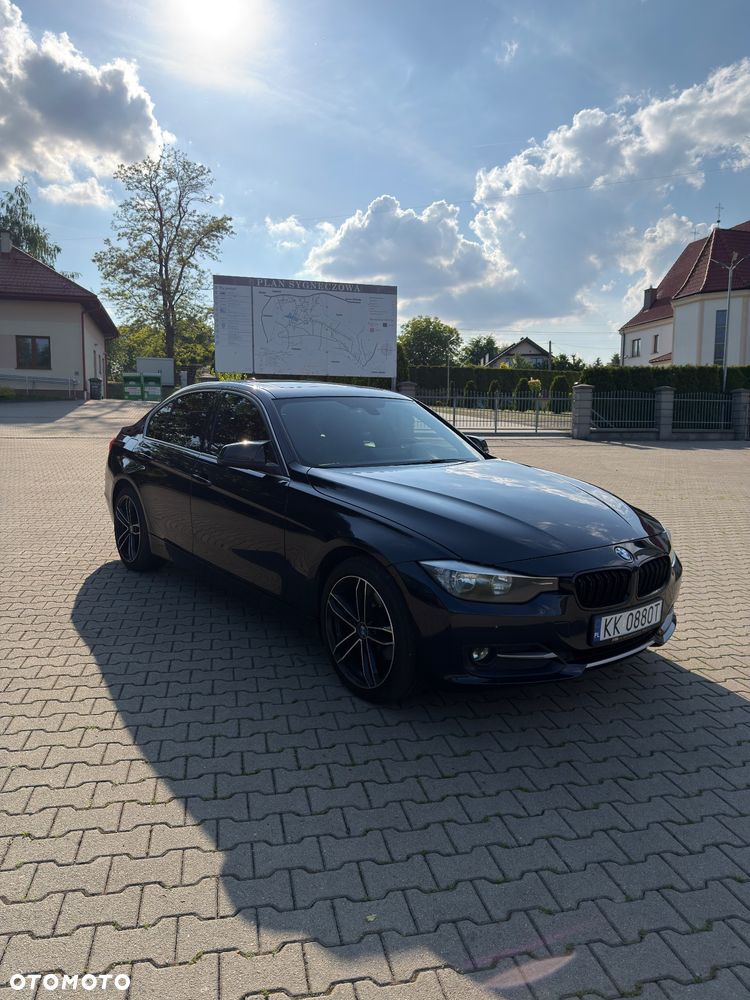 BMW Seria 3 320i xDrive Sport Line - 9