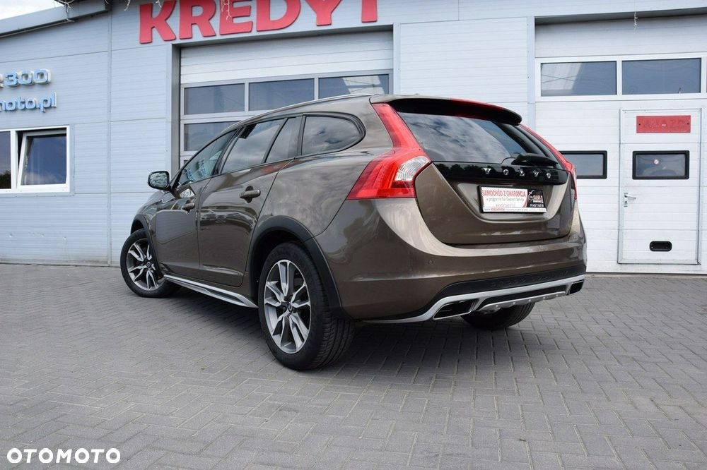 Volvo V60 Cross Country D3 Drive-E Summum - 14