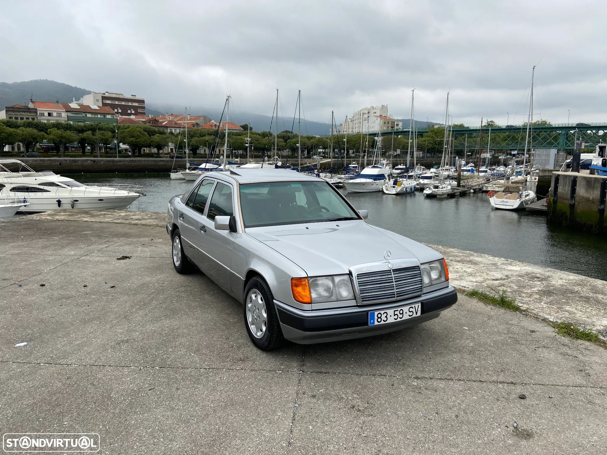 Mercedes-Benz 250 D - 1
