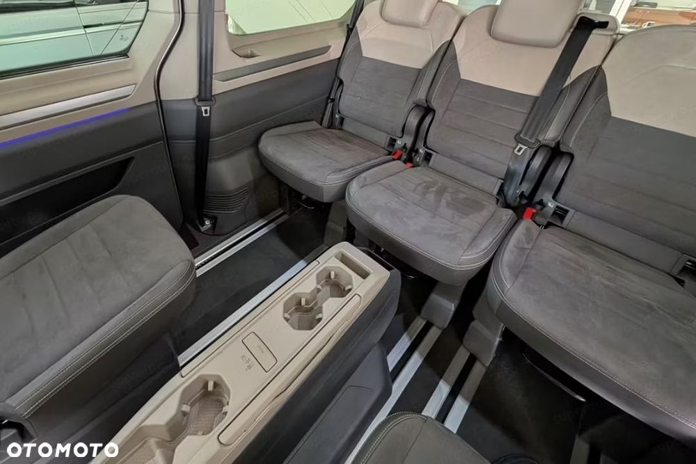 Volkswagen Multivan - 19