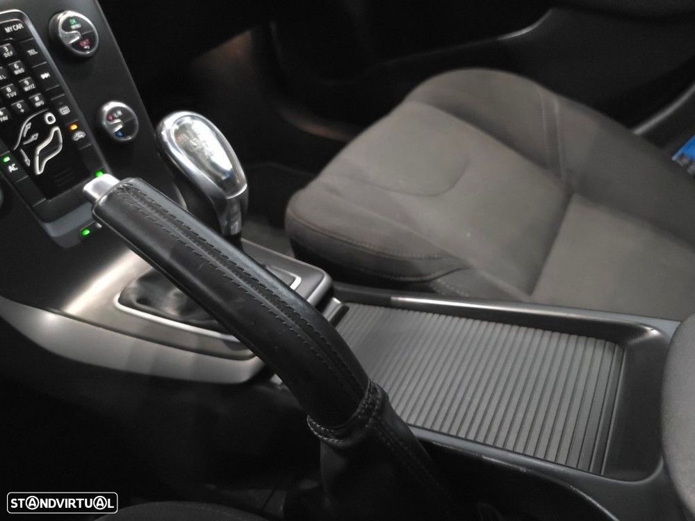Volvo V40 1.6 D2 Momentum - 34