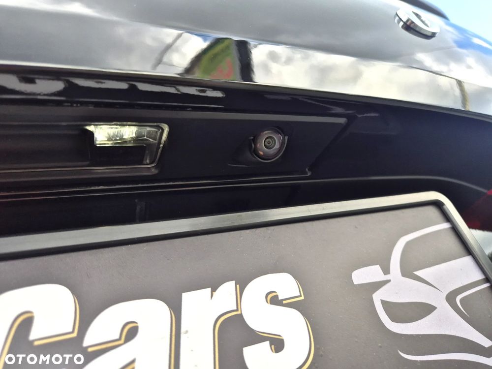 Volvo XC 60 B4 D AWD Plus Dark - 28