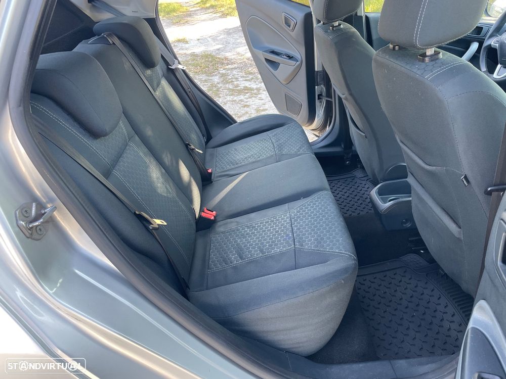 Ford Fiesta 1.4 TDCI Titanium - 23