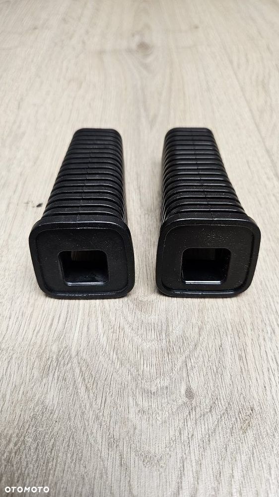 Guma podnóżka kierowcy para Suzuki Intruder 600 700 800 1400  43551-38B00 - 5
