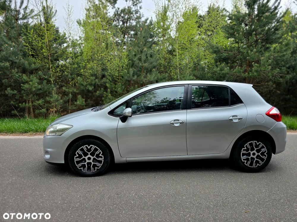 Toyota Auris 2.0 D-4D Travel - 9