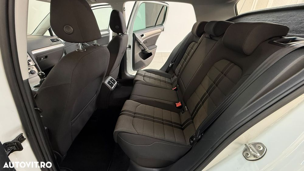 Volkswagen Golf - 19