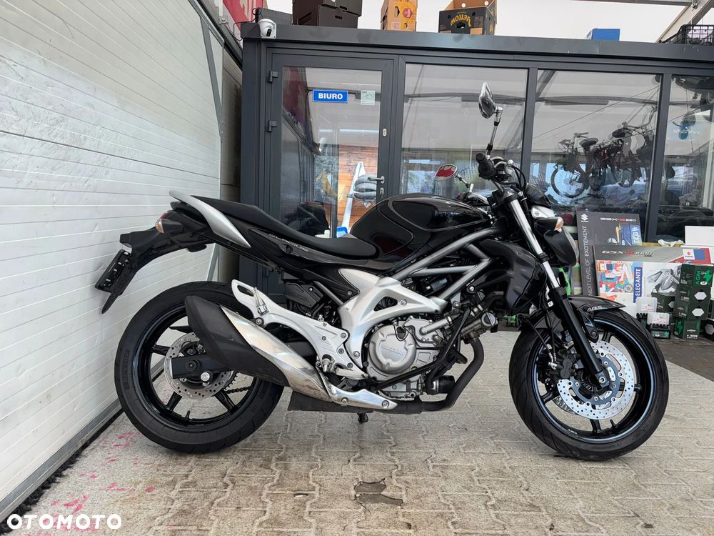 Suzuki Gladius - 5