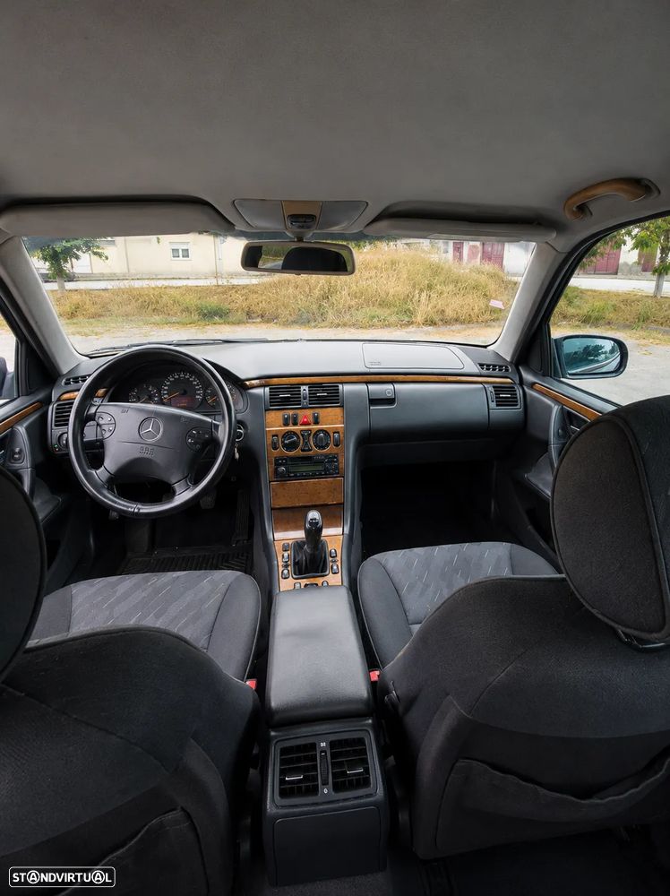 Mercedes-Benz E 220 CDI Avantgarde - 8