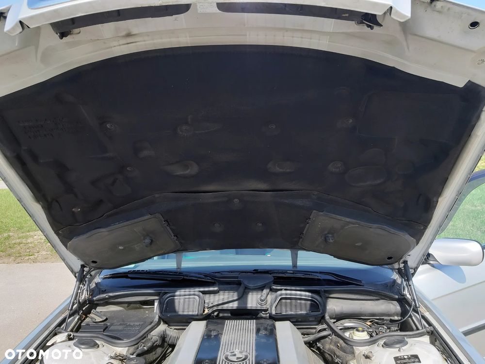 BMW Seria 7 740i - 31