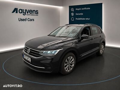 Volkswagen Tiguan - 1