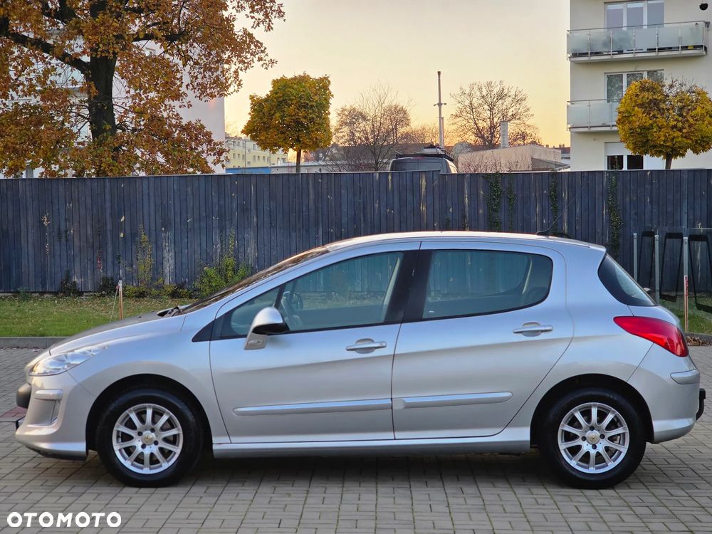 Peugeot 308 - 8
