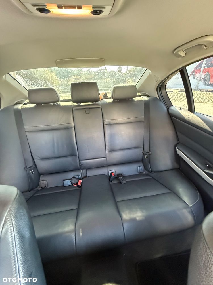 BMW Seria 3 318d - 19