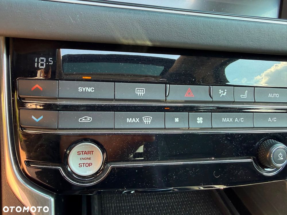 Jaguar XF 2.0 i4D Prestige - 18