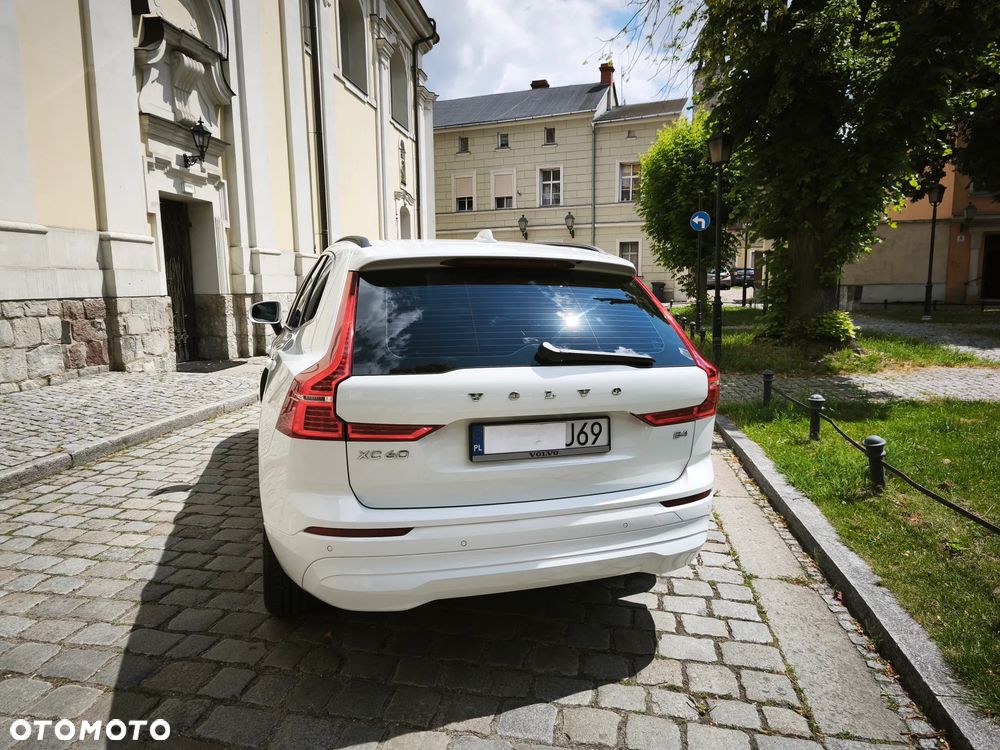 Volvo XC 60 B4 B Momentum Pro - 26
