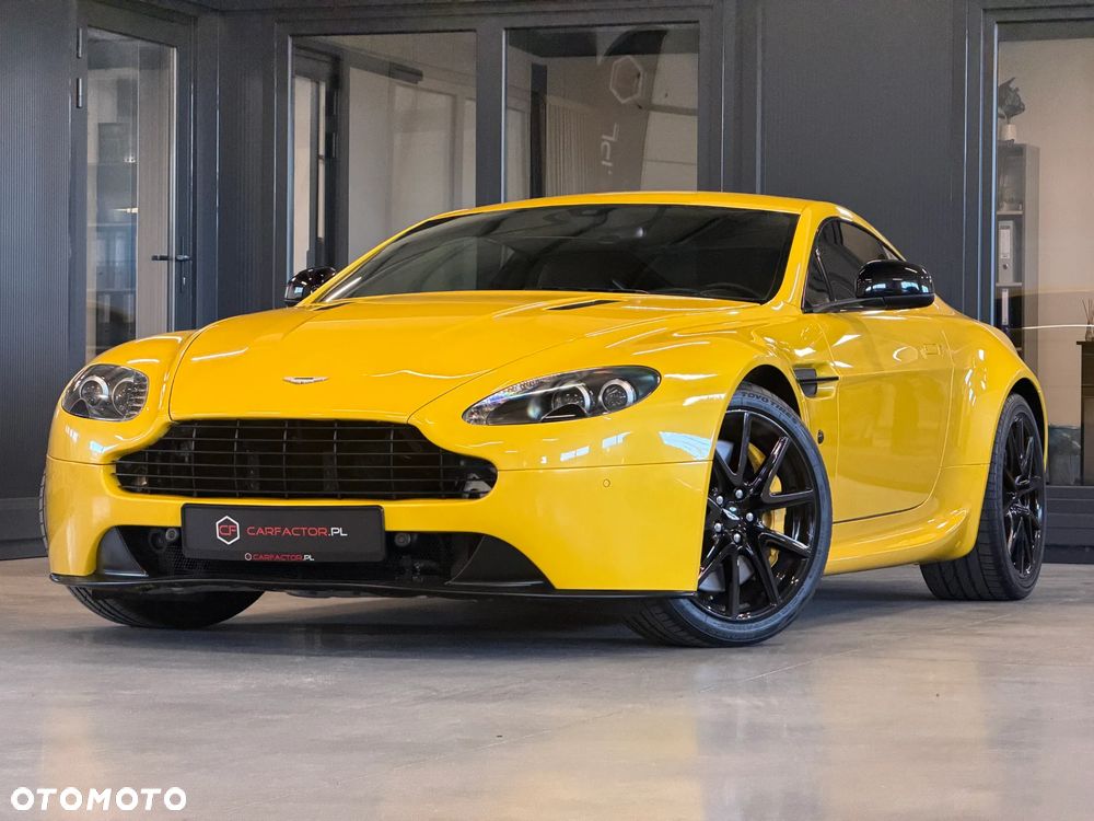Aston Martin V8 Vantage - 2