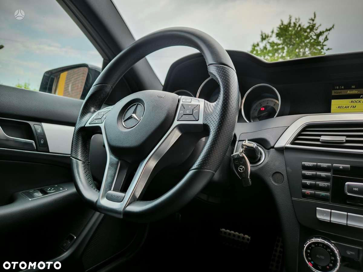 Mercedes-Benz Klasa C 180 Coupe BlueEFFICIENCY 7G-TRONIC Edition 1 - 22