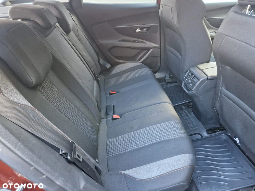 Peugeot 3008 1.2 PureTech Active S&S EAT6 - 12