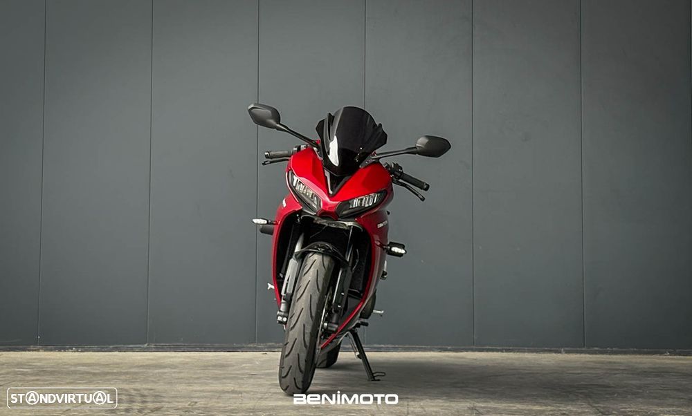 Triumph Daytona 660 - 2