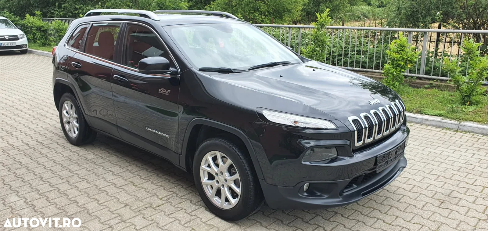 Jeep Cherokee - 3
