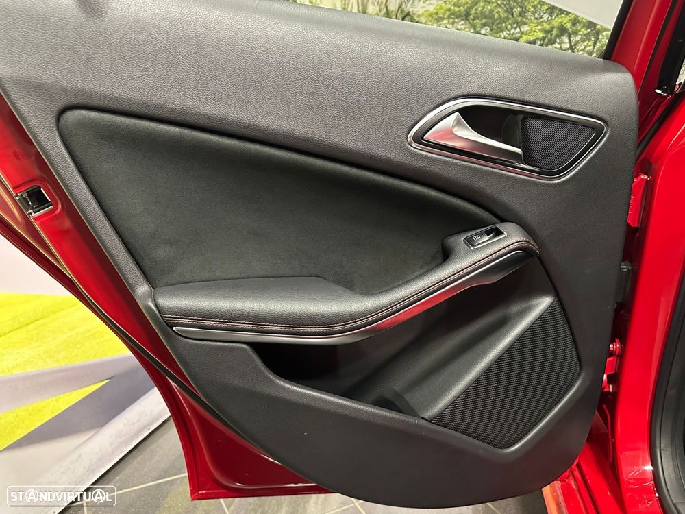 Mercedes-Benz A 160 CDI AMG Line - 23