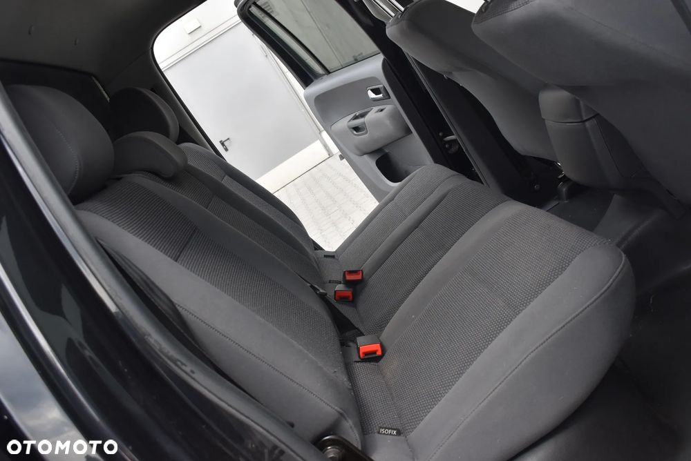 Volkswagen Amarok - 15