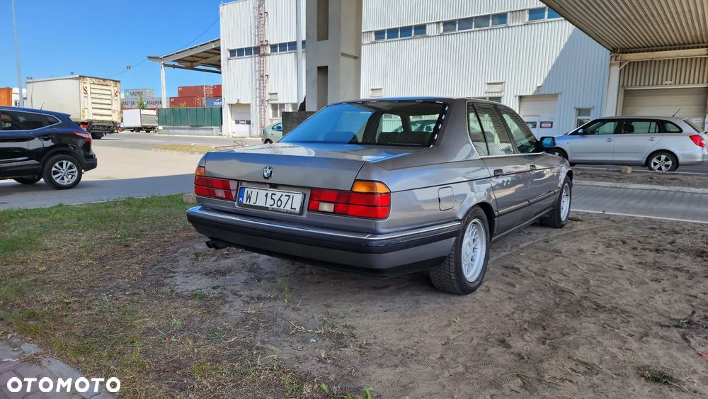 BMW Seria 7 730i - 7