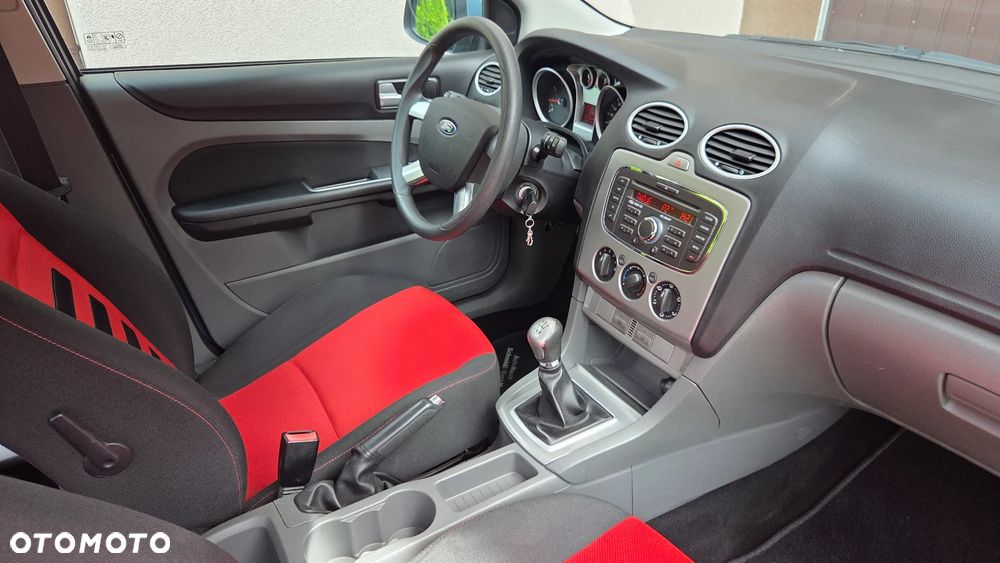 Ford Focus 1.4 16V Style+ - 17