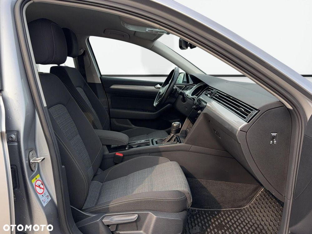 Volkswagen Passat 2.0 TDI EVO Business DSG - 17