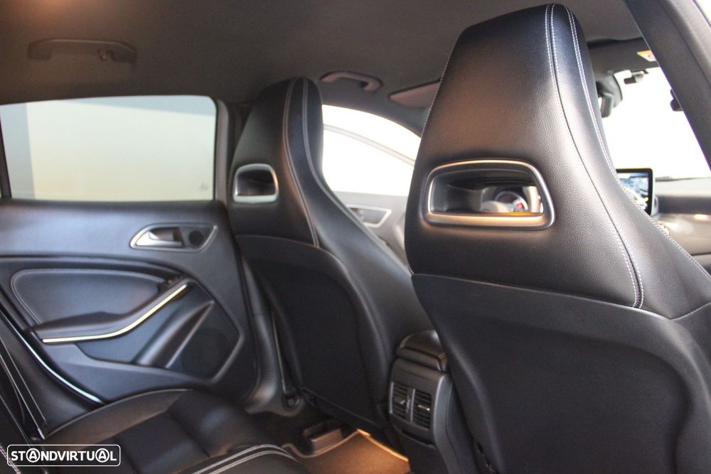 Mercedes-Benz GLA 220 d AMG Line - 11