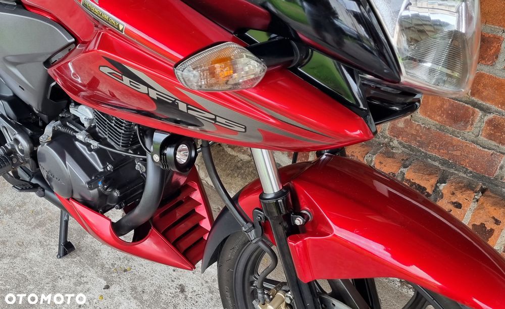 Honda CBF - 2