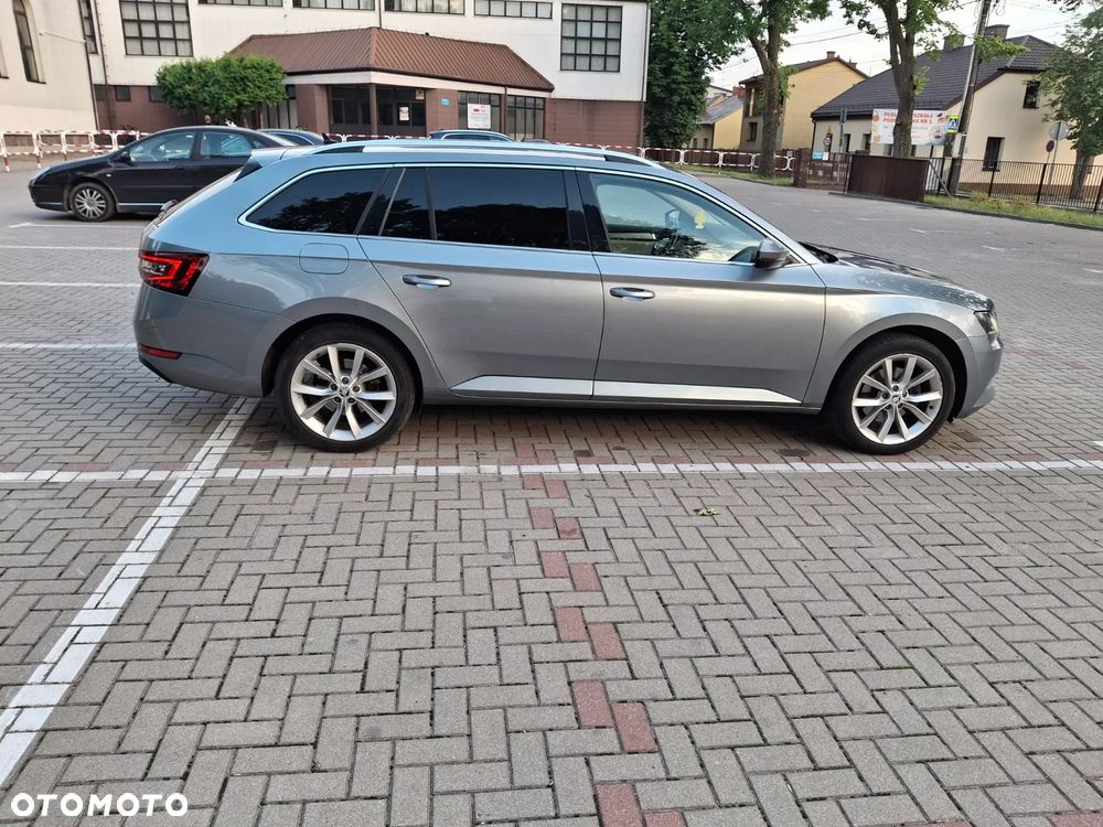 Skoda Superb 2.0 TDI 4x4 Style DSG - 4