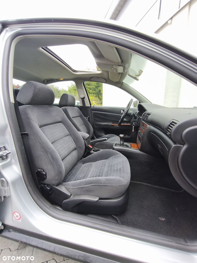 Volkswagen Passat - 15