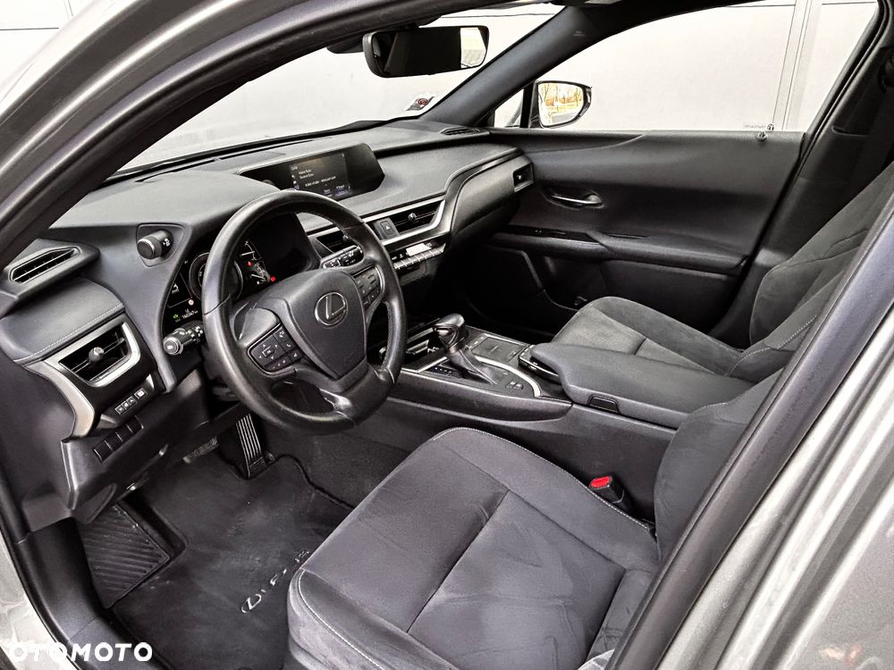 Lexus UX 250h Elegance 2WD - 24