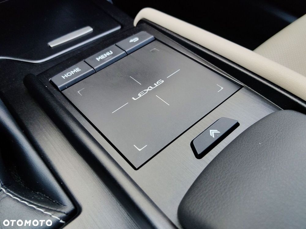 Lexus ES 300h Business Edition - 23