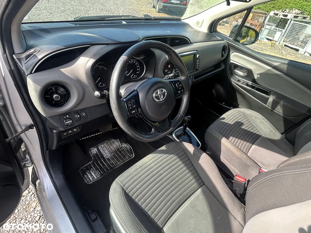 Toyota Yaris Hybrid 100 Dynamic EU6 - 14