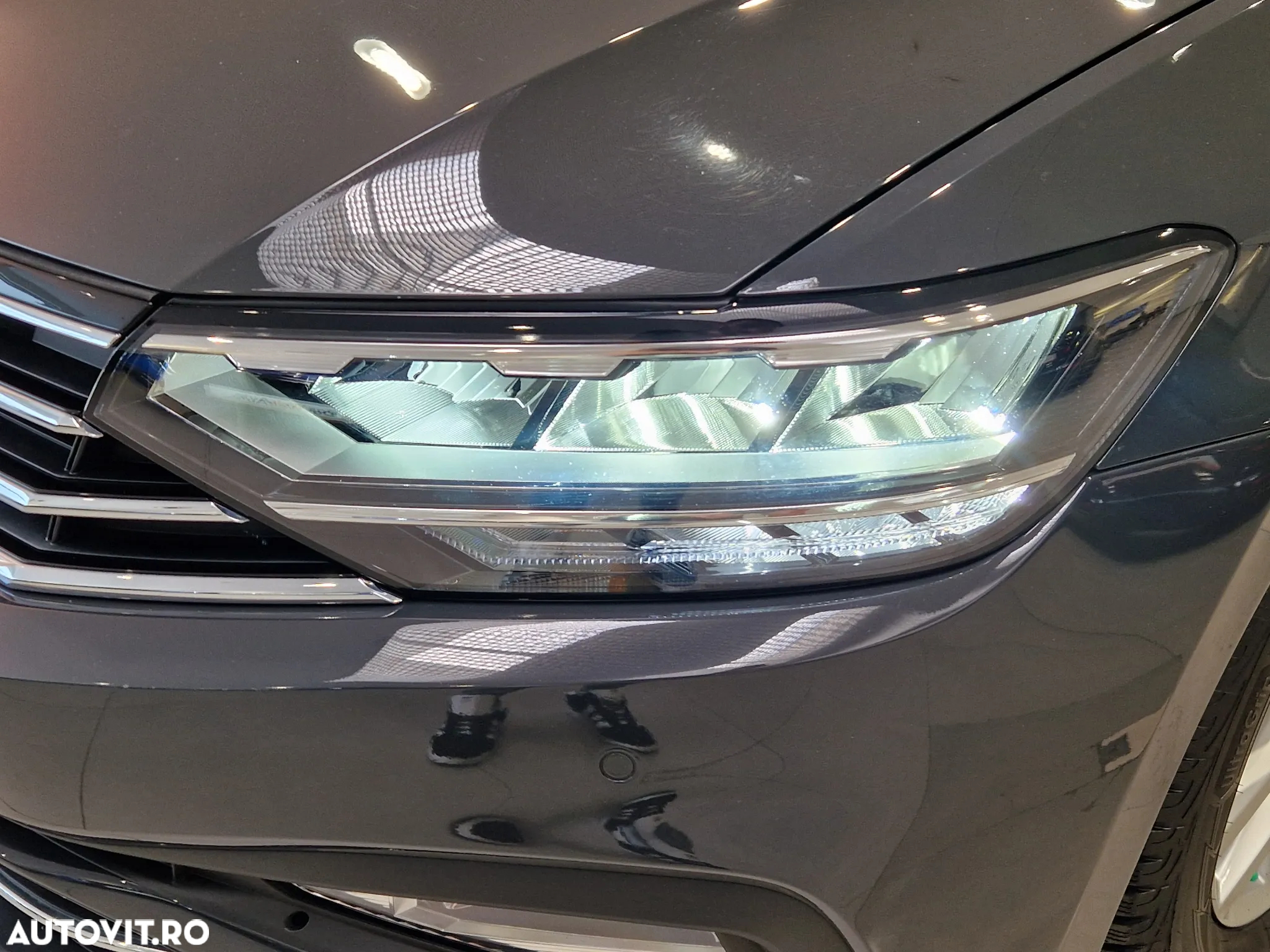 Volkswagen Passat 2.0 TDI DSG Comfortline - 9