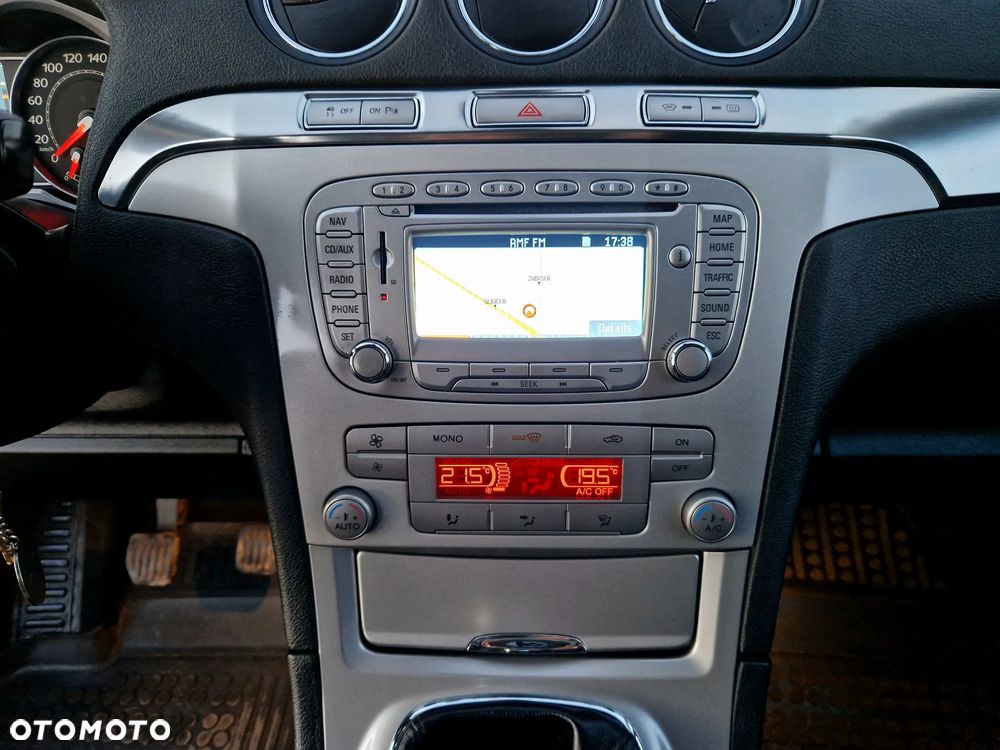 Ford S-Max 2.0 Titanium - 18