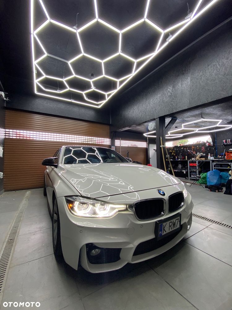 BMW Seria 3 330i xDrive Edition Luxury Line Purity - 10