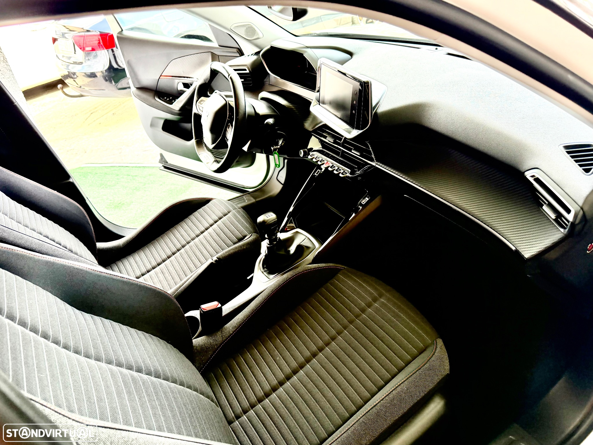 Peugeot 2008 1.5 BlueHDi GT - 37