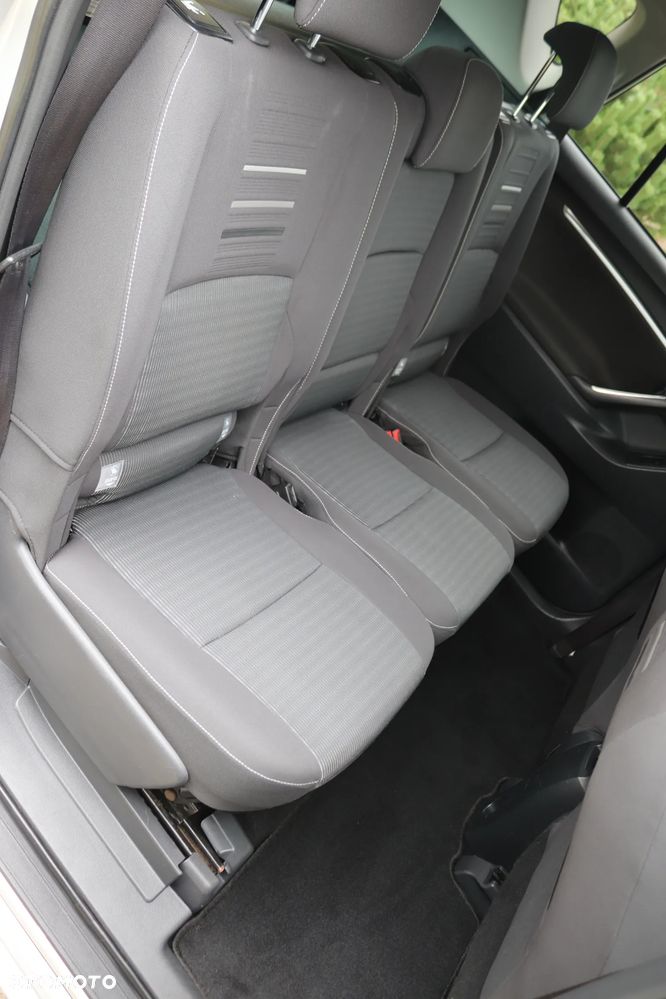 Toyota Verso 1.8 Premium 7os - 26