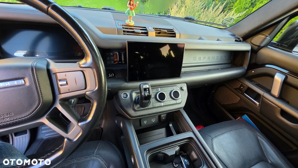Land Rover Defender 3.0 P400 mHEV X-Dynamic HSE - 9