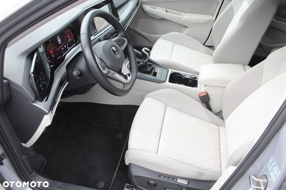 Volkswagen Golf VIII 1.5 TSI EVO Style - 9