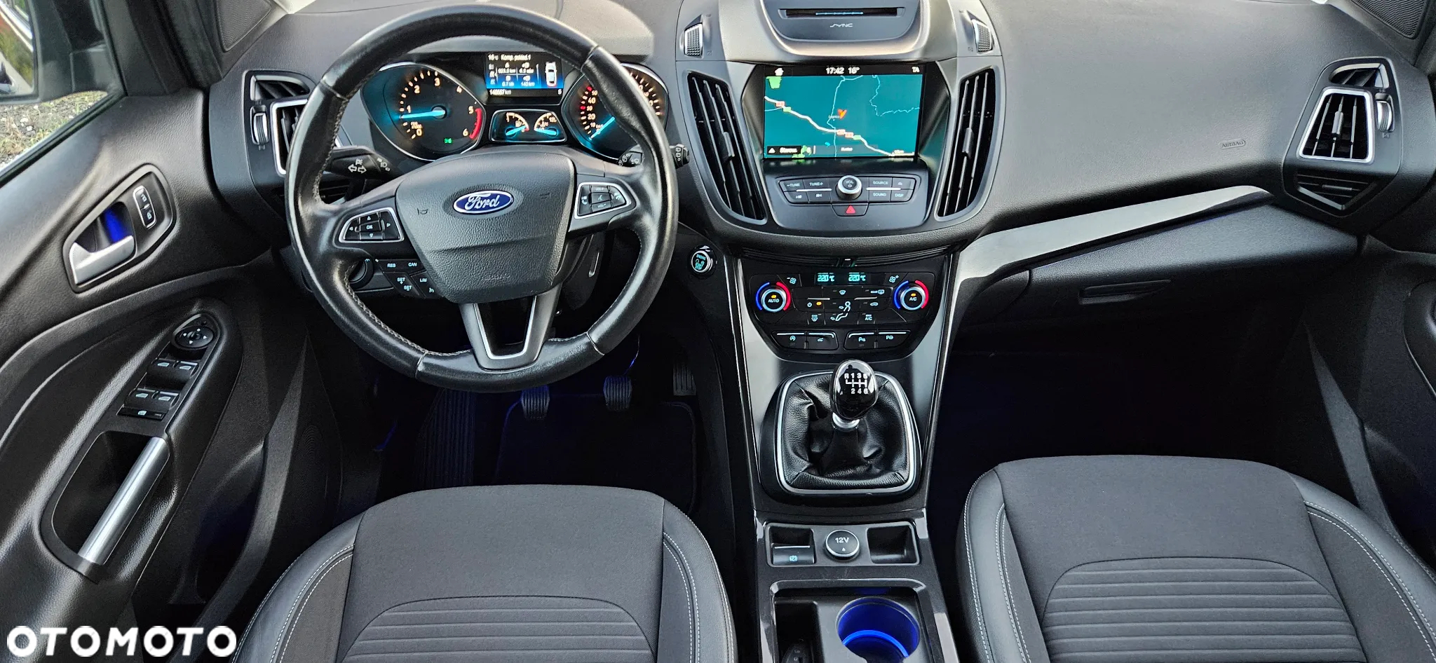 Ford Kuga 2.0 TDCi 2x4 Titanium - 15